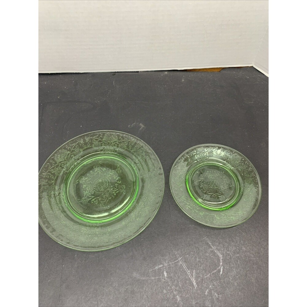 HAZEL ATLAS FLORENTINE POPPY GREEN DEPRESSION GLASS Salad & Bread Plate Set